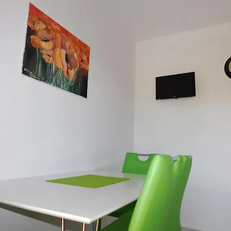 Renata - Zeleni Apartment *